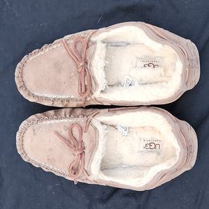 Ugg womens Slippers Size 7 Color Tan